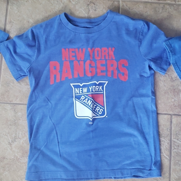 Boys NY Islanders, Rangers and Mets T-Shirts 6/7 - Picture 2 of 4